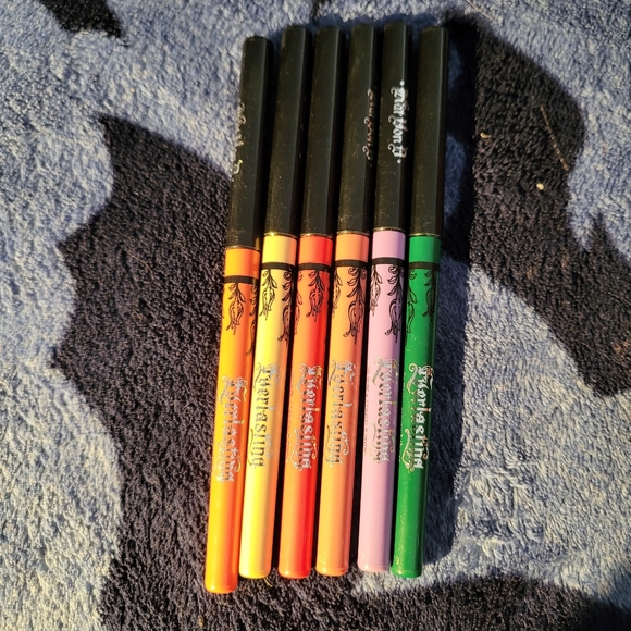 Kat Von D everlasting lip liners - Picture 3 of 3